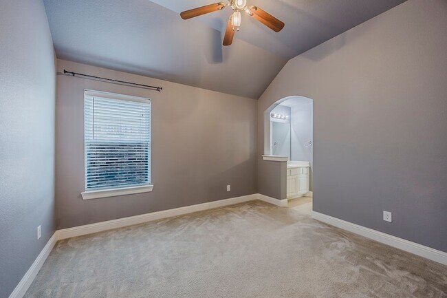 Building Photo - 15516 Mayflower Trail