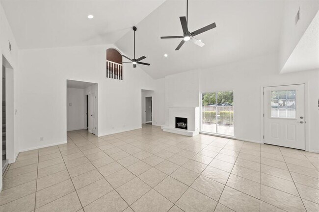 Building Photo - 1813 Parker Ln