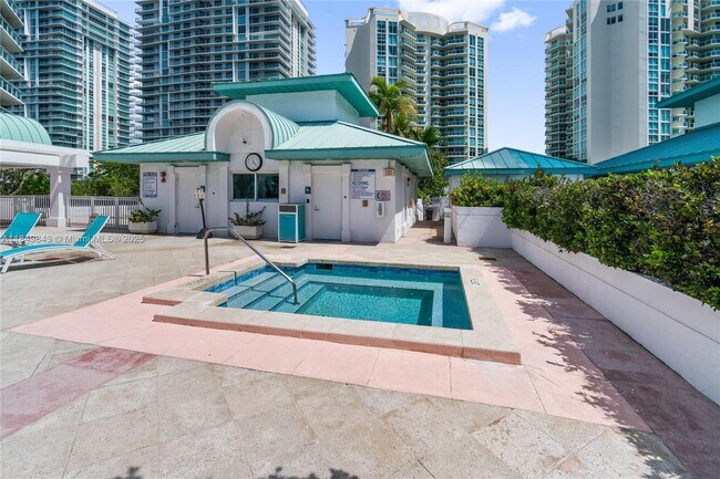 Building Photo - 16500 Collins Ave