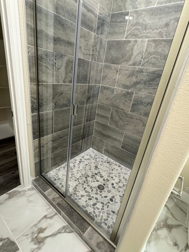 Building Photo - COMING SOON.....Modern Townhome with private fenced yard! HIGH CEILINGS PETS WELCOME