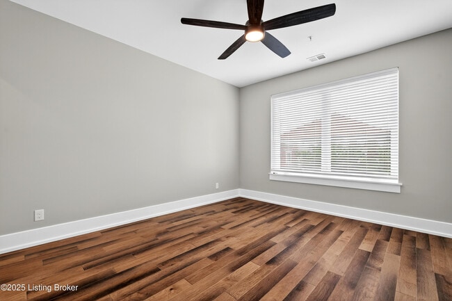 Building Photo - 1529 W Market St