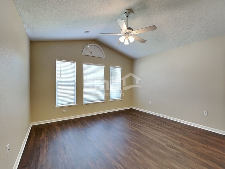 Building Photo - 11971 Cherry Creek Rd