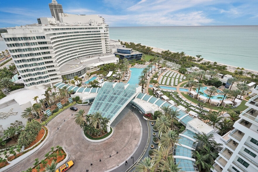 Building Photo - 4401 Collins Ave