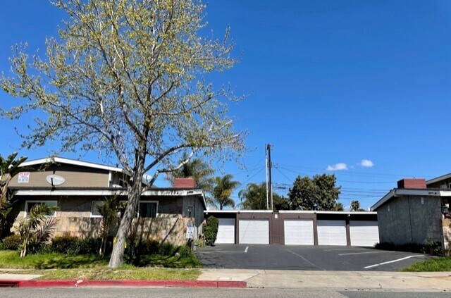 Building Photo - 788 W 18th St