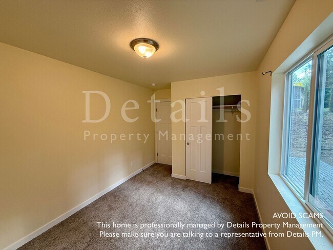 Building Photo - 3 Bedroom Port Orchard Home