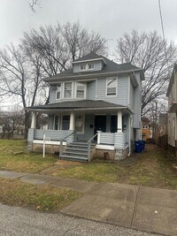 Building Photo - 1099 E 111th St