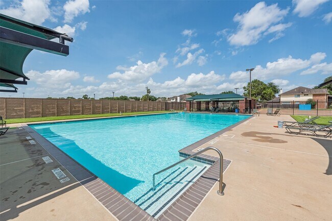 Building Photo - 3306 Autumn Forest Dr