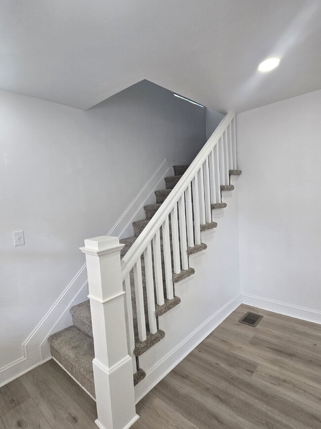 Building Photo - "Newly and beautifully remodeled 3-Bed Gem on Denmark Street!"
