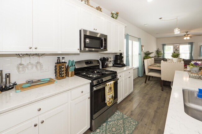 Building Photo - 4 Bedroom, 3 Bathroom home in Liberty Village - Goose Creek