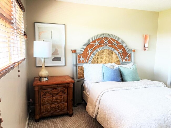 Building Photo - 602 N Shore Dr E