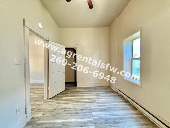 Building Photo - 110 S Cowen St Exd