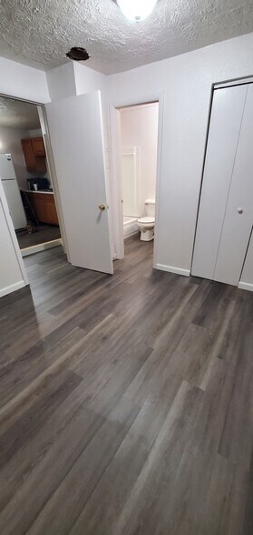 Bedroom - 913 N Greenwood St #D