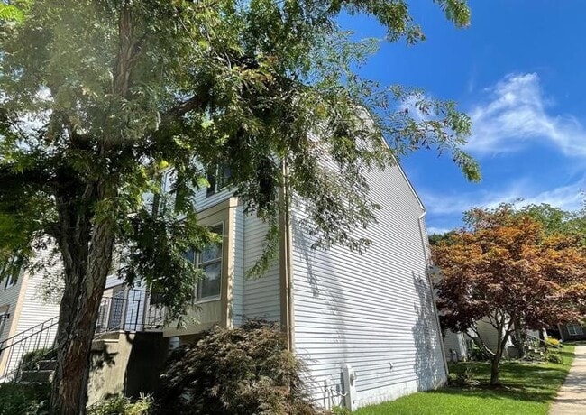 Exterior Side View - 9241 Pinenut Ct