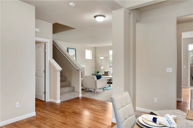 Building Photo - 1548 Farina Lp SE