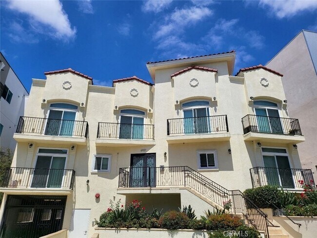 Primary Photo - Spacious 2BR Condo in Los Angeles