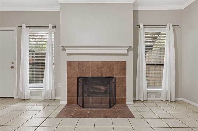 Building Photo - 1100 Augusta Dr