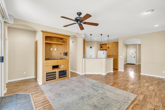 Building Photo - 3635 Poppy Hill Way