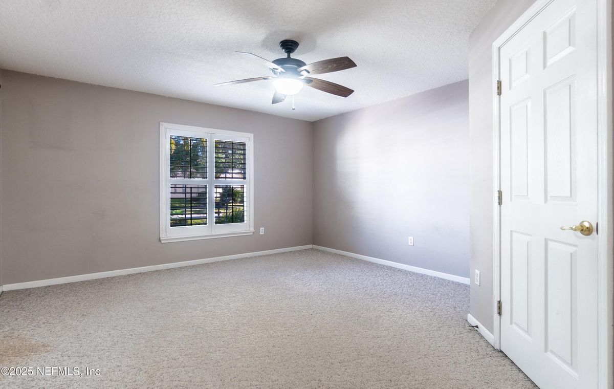 Building Photo - 1325 Fairway Village Dr