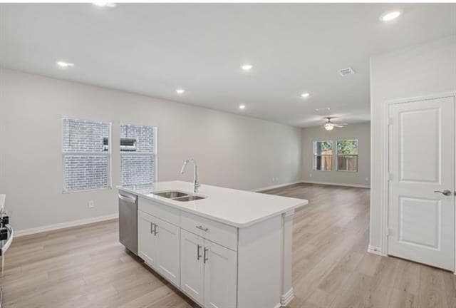 Building Photo - 705 Leavenworth Dr