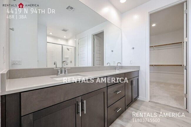 Building Photo - Gorgeous Open-Concept 4-Bedroom Home in a ...