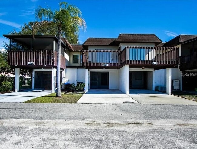 Building Photo - 3225 Ramblewood Dr N