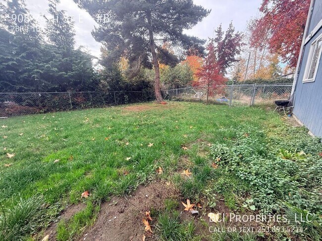 Building Photo - 908 74th St E