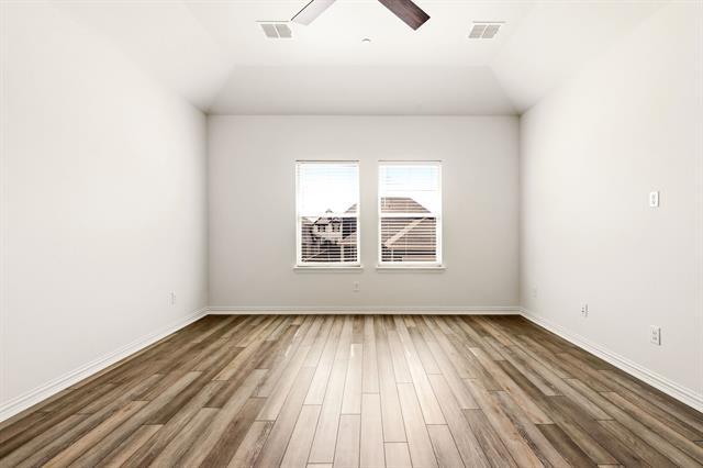 Building Photo - 3773 Wellesley Ave