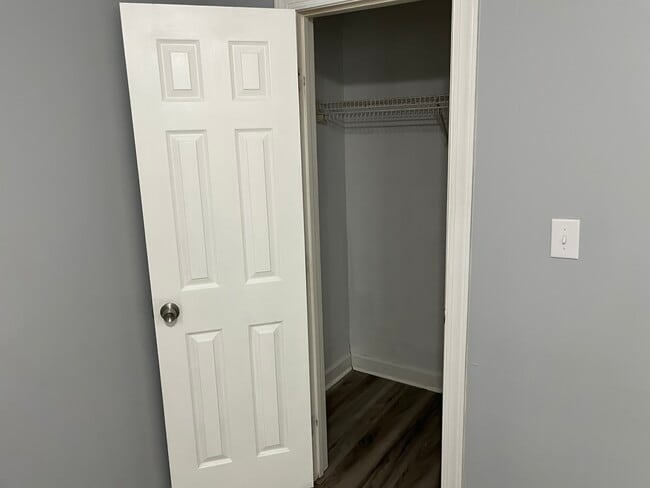 Building Photo - 901 Marlborough Rd