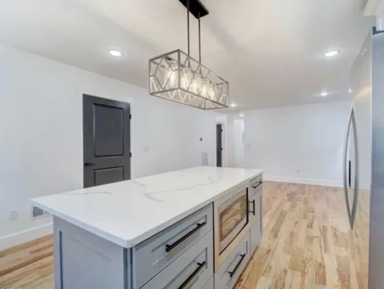 Building Photo - 89 N Munn Ave