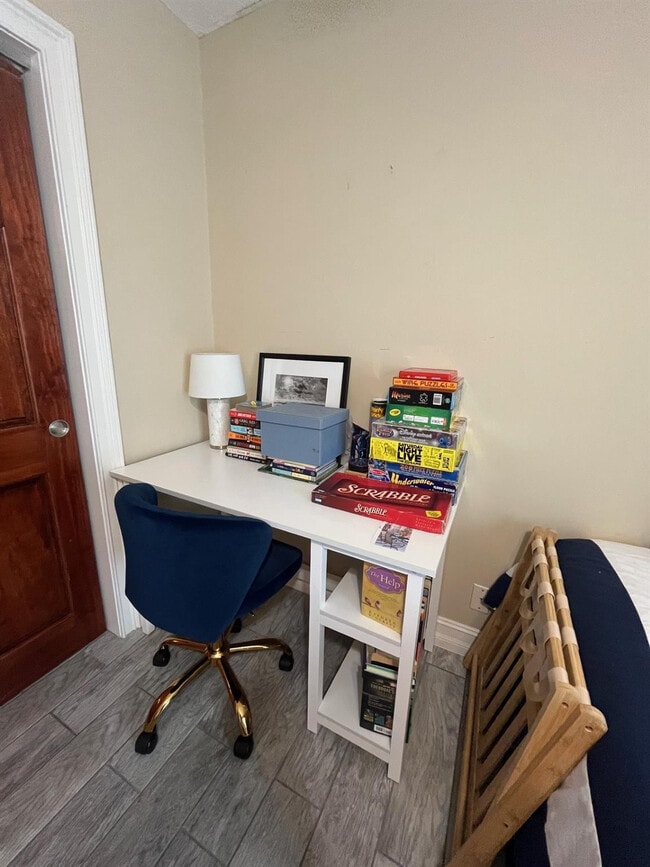 Building Photo - 1948 NE 2nd St