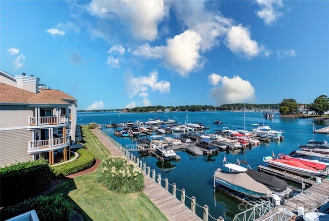 Building Photo - 18663 Vineyard Point Ln