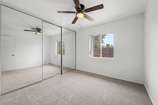 Building Photo - 1134 W Hermosa Dr