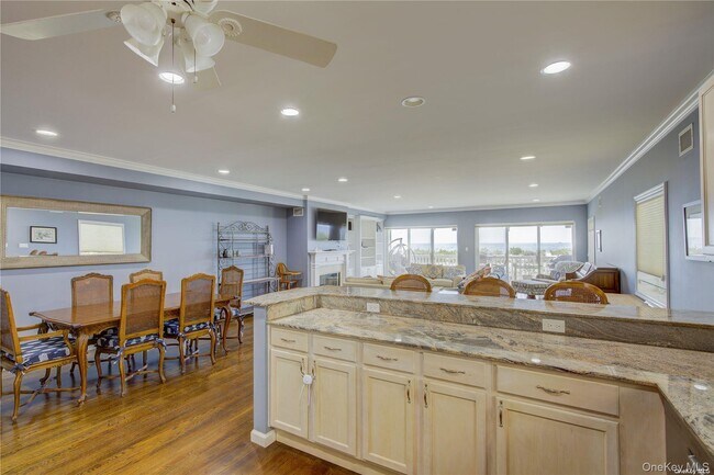 Building Photo - 1051 Oceanfront