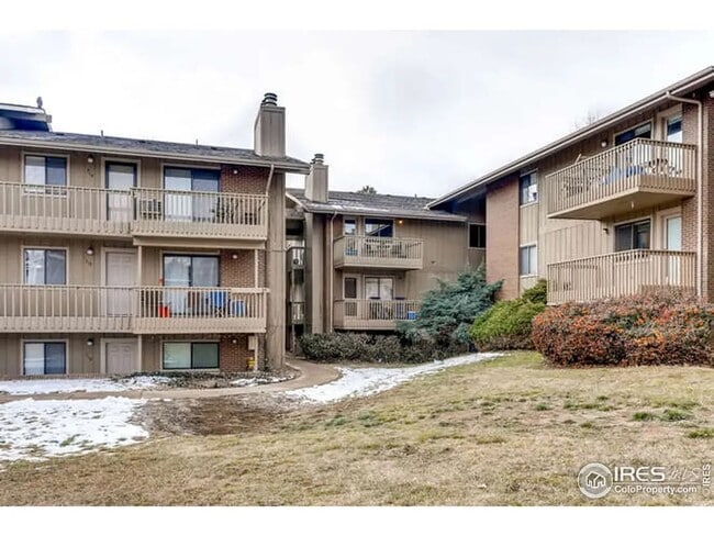 Building Photo - Furnished or Unfurnished Updated 2 Bed 2 B...