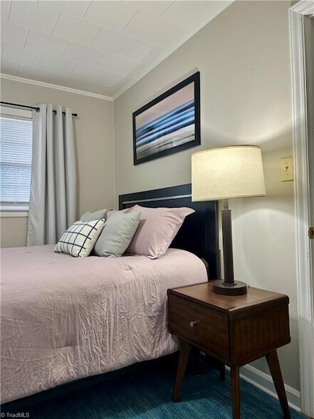 Building Photo - 918 Harris St