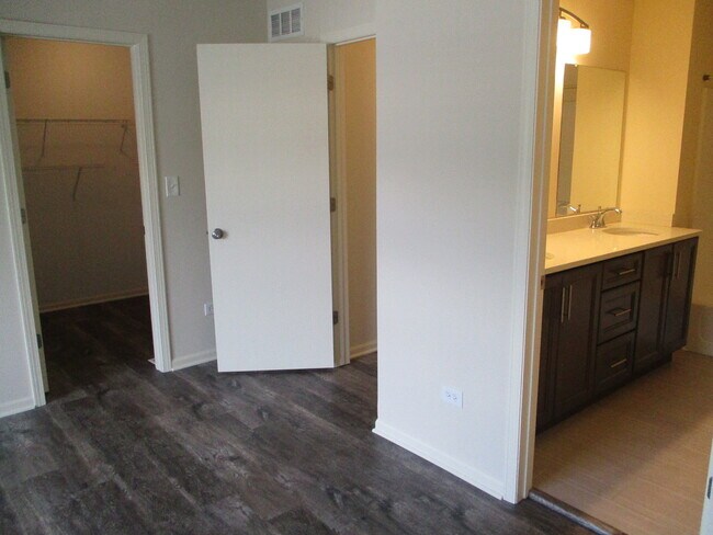 Building Photo - 356 Littleton Trail