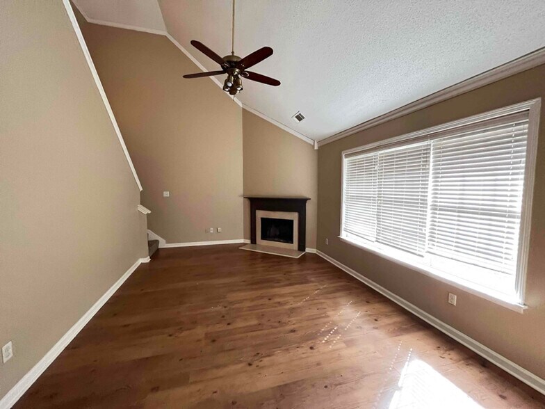 Building Photo - 3123 Woodland Crest Dr