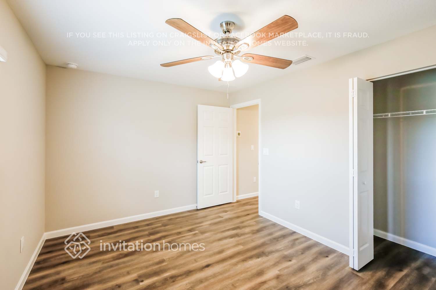 Building Photo - 1702 SW Airoso Blvd