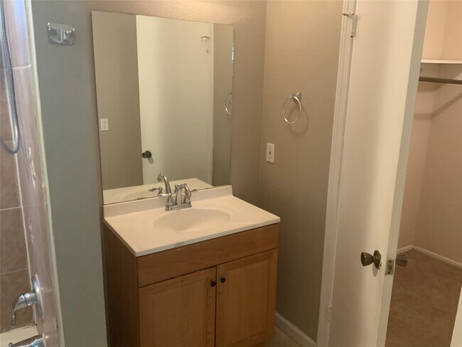 Building Photo - 4906 Monteith Dr