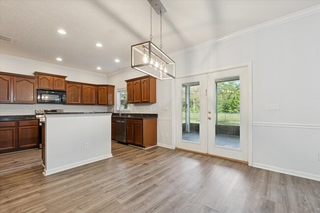 Building Photo - 140 Corral Cir