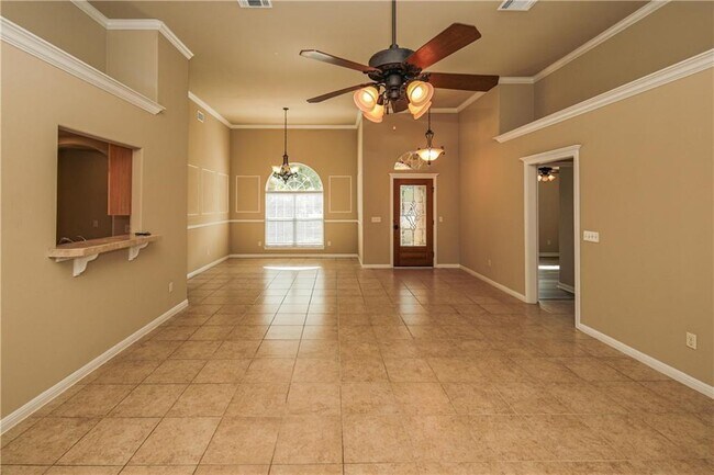 Building Photo - 10 Sonata Cir