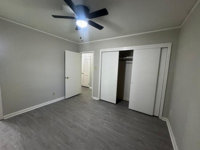 Building Photo - 3054 Merrimac Dr