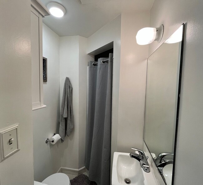 Building Photo - The Historic Elegance Meets Downtown Living @ El Cortez: UNFURNISHED 1BR/1BA w/ parking