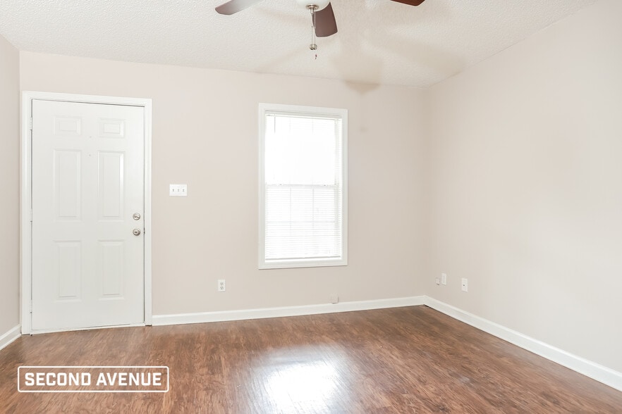 Building Photo - 1402 N Hampton Dr