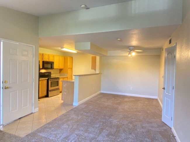 Building Photo - 5055 W Hacienda Ave