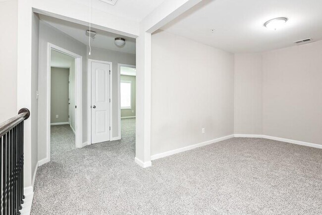 Building Photo - 1216 Foxcroft Ln