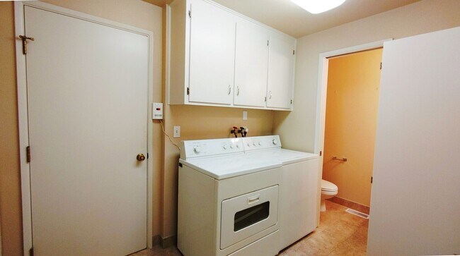 Building Photo - This Great Mt. Park Home with 3 Bedroom 2 ...