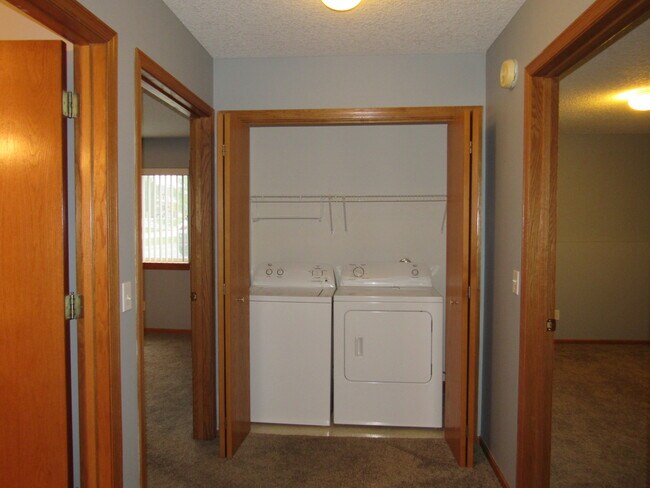 Building Photo - 3470 Parkwild Dr