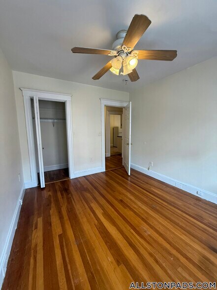 Building Photo - 5-11 Barrows St