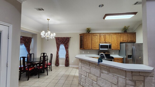 Building Photo - 4/2 in MIDWAY ISD